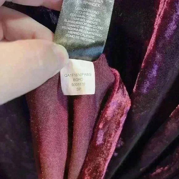 Signature Studios Burgundy Velvet Sleeveless Mock Neck Dress Woman Plus Size 2XL - Picture 6 of 8